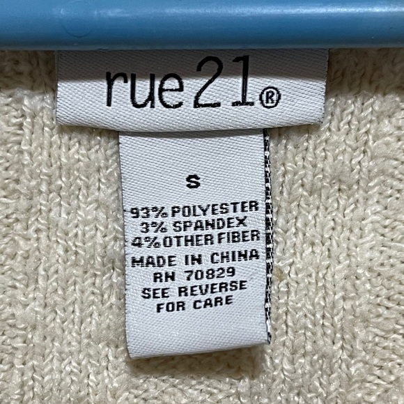 Women's Beige Super soft Button-Up Sweater size small - Picture 4 of 5